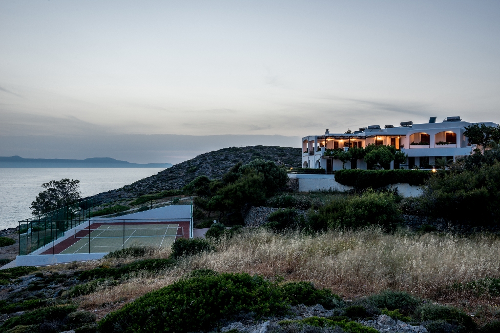 General night view and tennis court